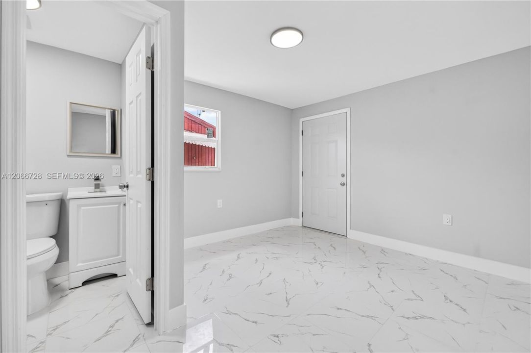 For Sale: $449,900 (3 beds, 2 baths, 1294 Square Feet)