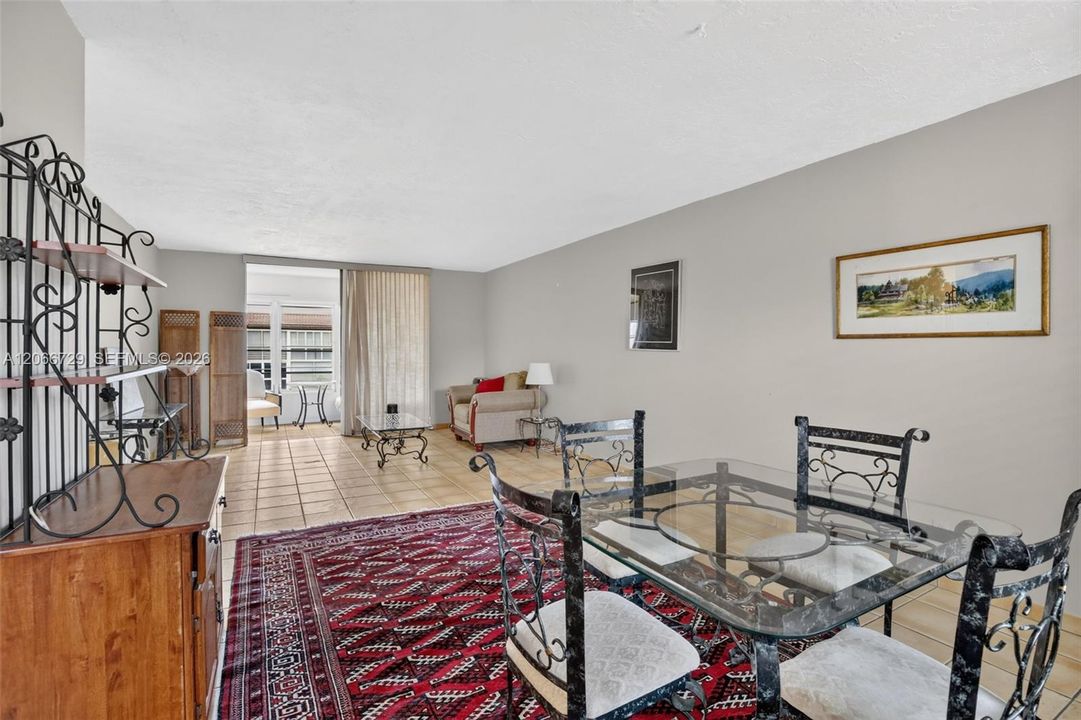 For Sale: $89,000 (1 beds, 1 baths, 748 Square Feet)