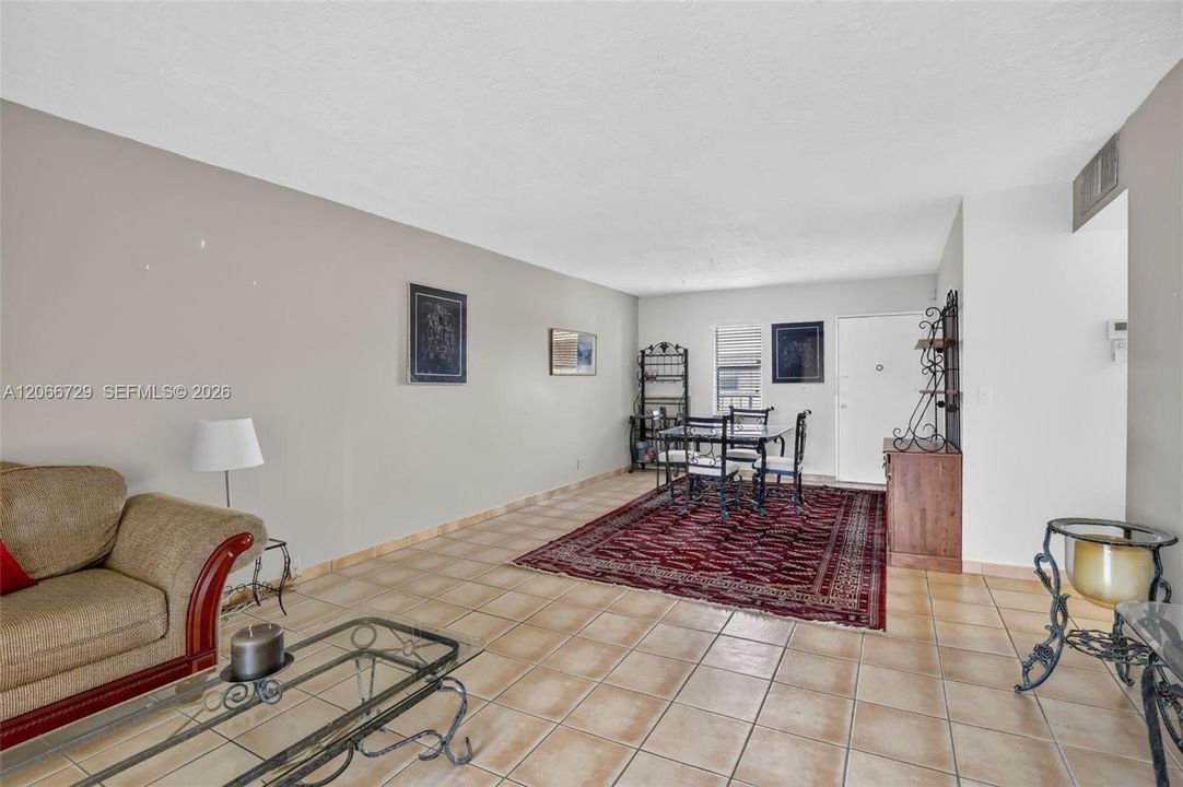 For Sale: $89,000 (1 beds, 1 baths, 748 Square Feet)