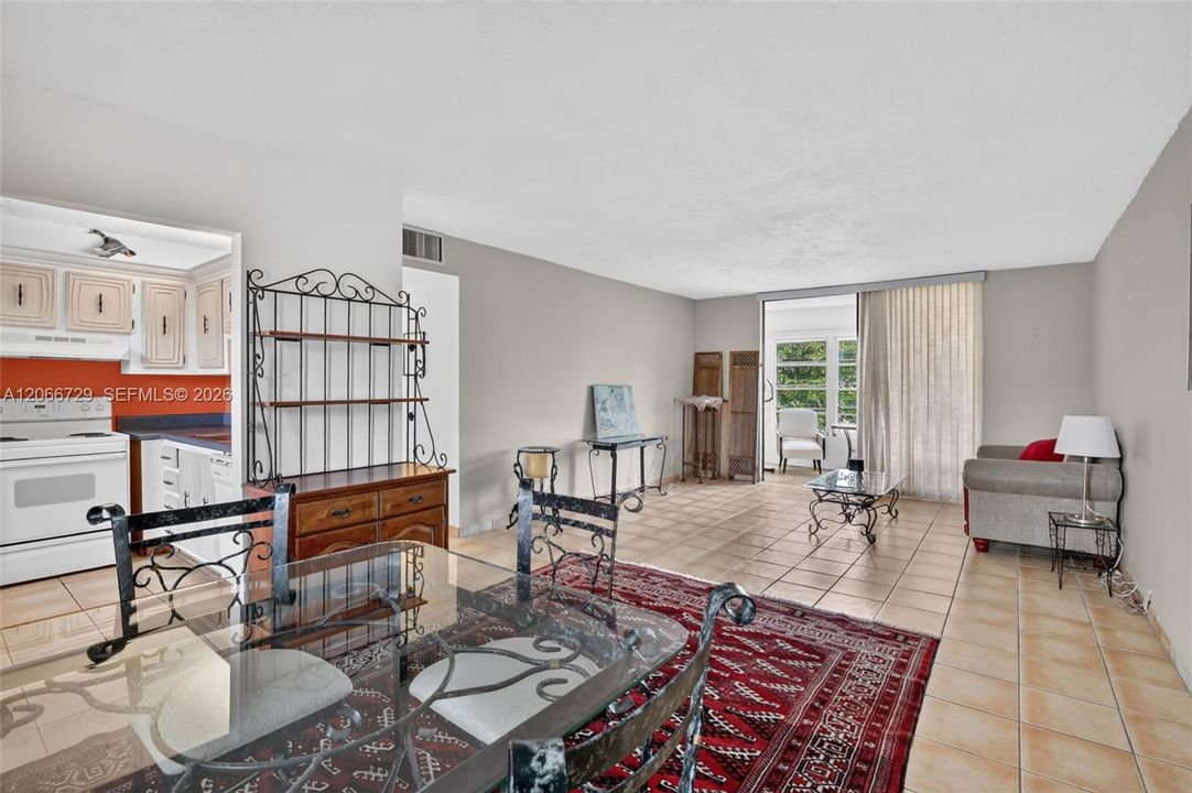 For Sale: $89,000 (1 beds, 1 baths, 748 Square Feet)