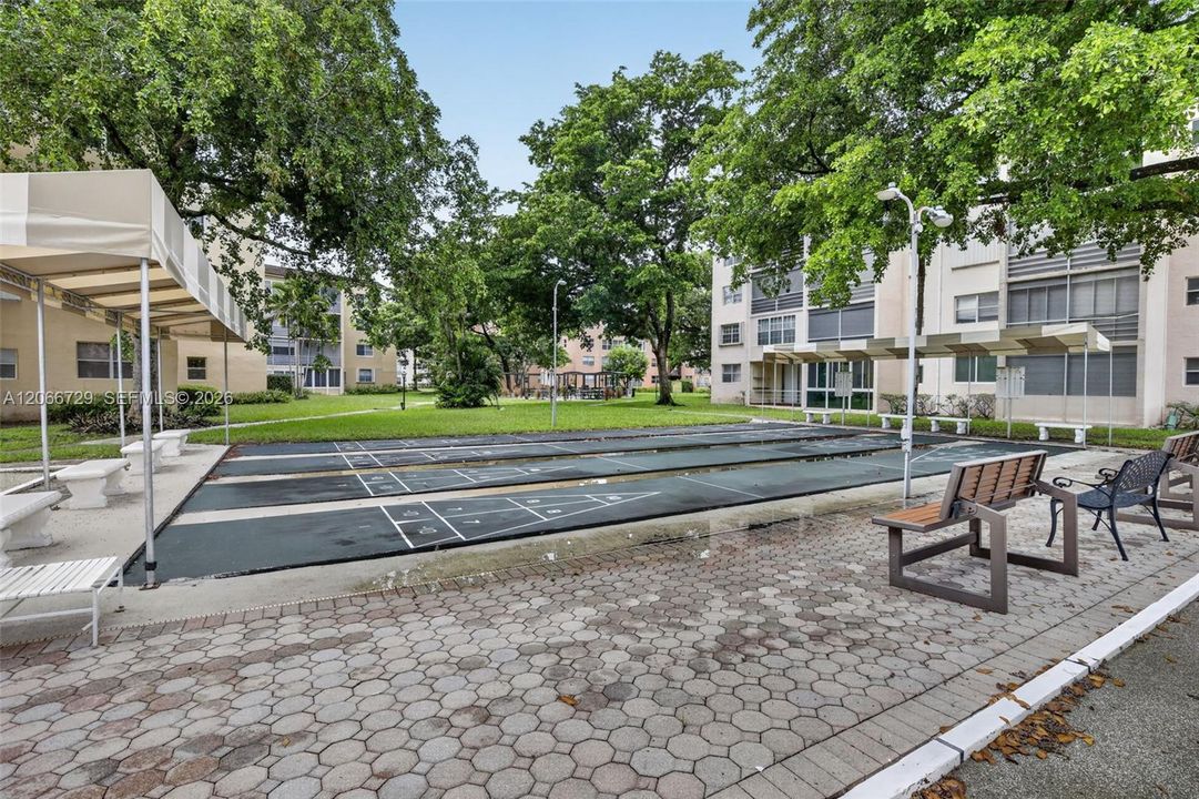 For Sale: $89,000 (1 beds, 1 baths, 748 Square Feet)