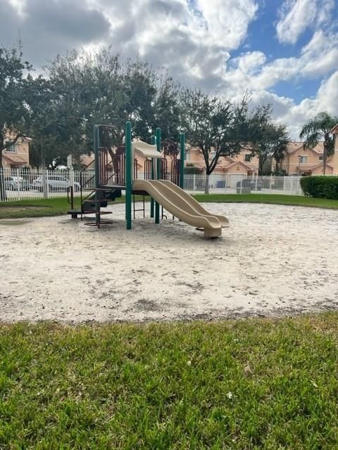 2140-Playgrn
