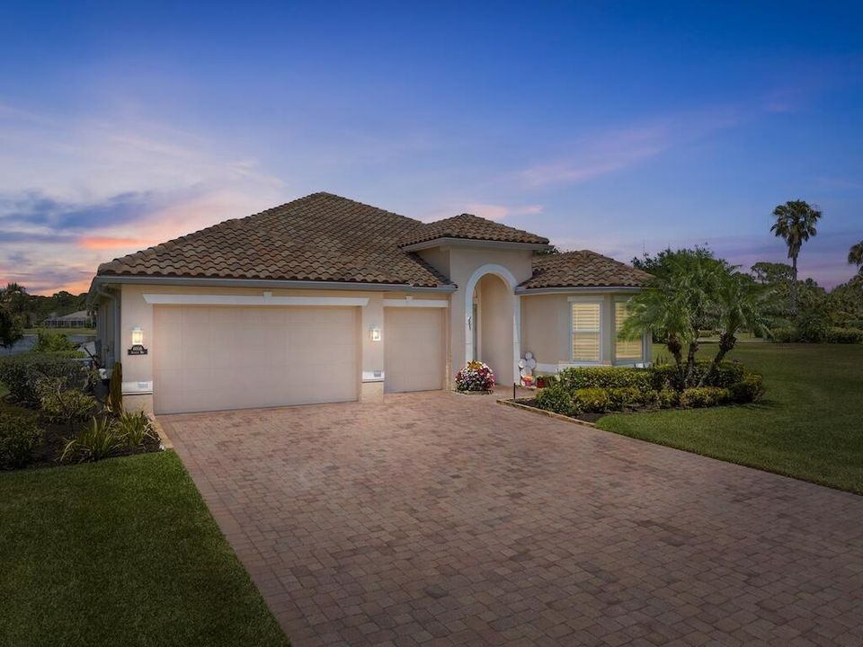 3 CAR GARAGE