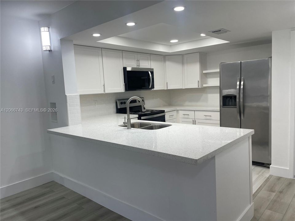 For Rent: $2,495 (2 beds, 2 baths, 936 Square Feet)