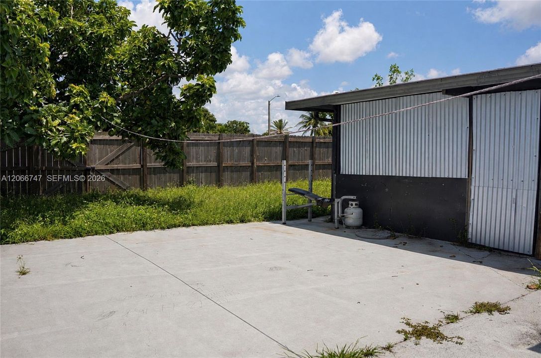 For Sale: $490,000 (3 beds, 2 baths, 1176 Square Feet)