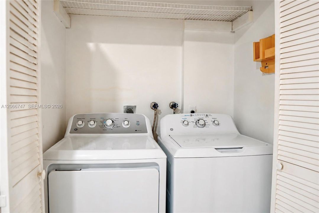 For Sale: $490,000 (3 beds, 2 baths, 1176 Square Feet)