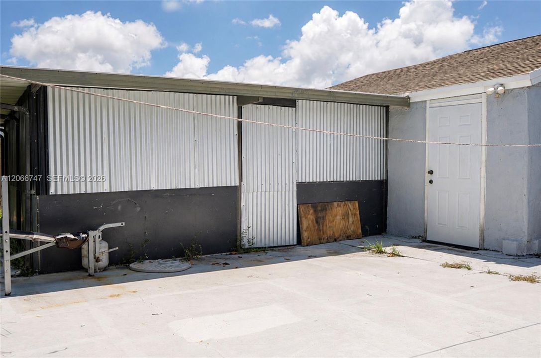 For Sale: $490,000 (3 beds, 2 baths, 1176 Square Feet)
