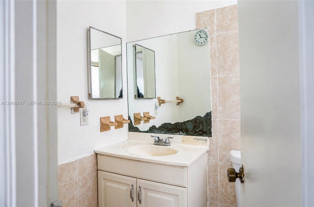 For Sale: $490,000 (3 beds, 2 baths, 1176 Square Feet)