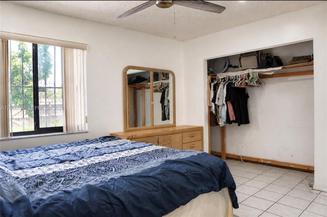 For Sale: $490,000 (3 beds, 2 baths, 1176 Square Feet)