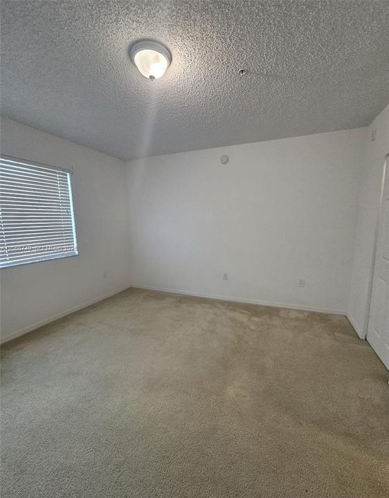 For Rent: $1,925 (1 beds, 1 baths, 730 Square Feet)