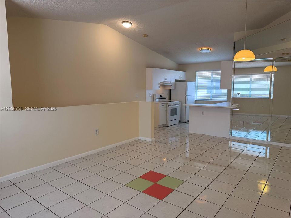For Sale: $300,000 (2 beds, 2 baths, 857 Square Feet)