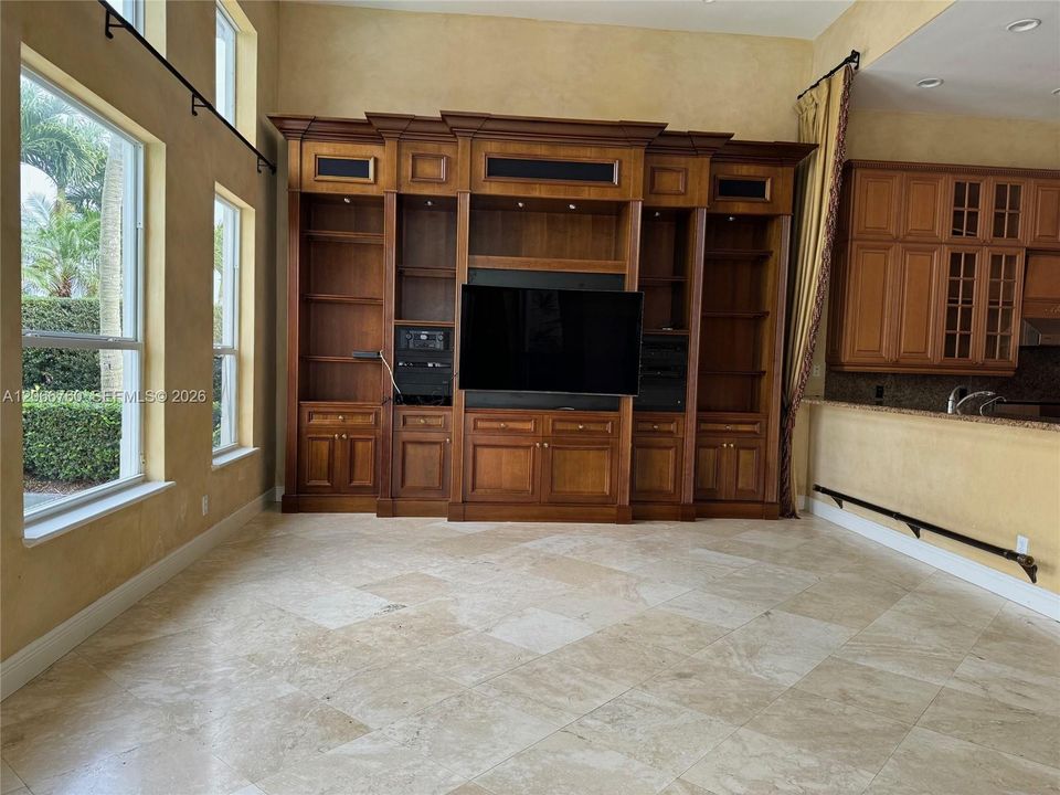 For Rent: $12,500 (4 beds, 4 baths, 3932 Square Feet)