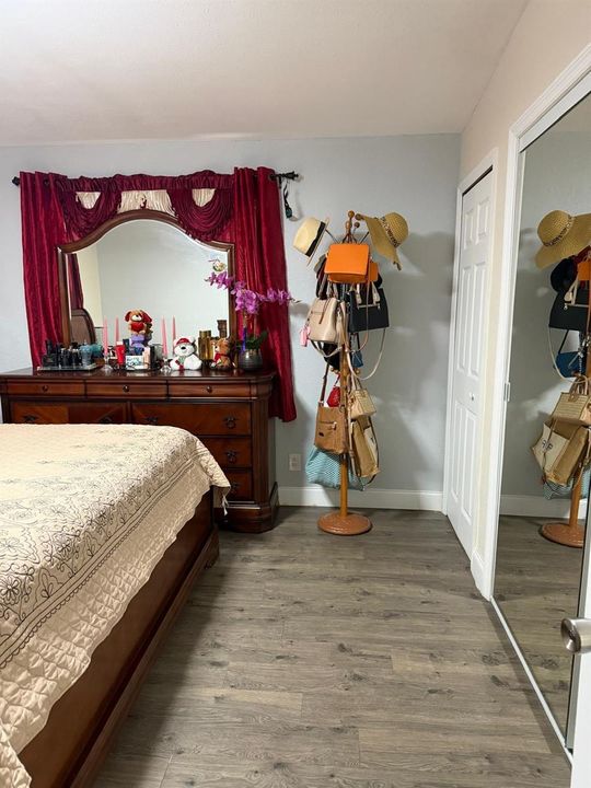 2nd bedroom