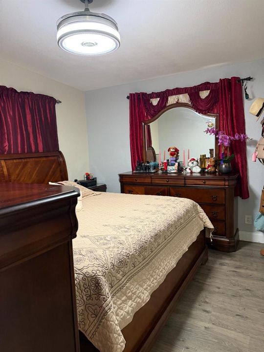 2nd bedroom