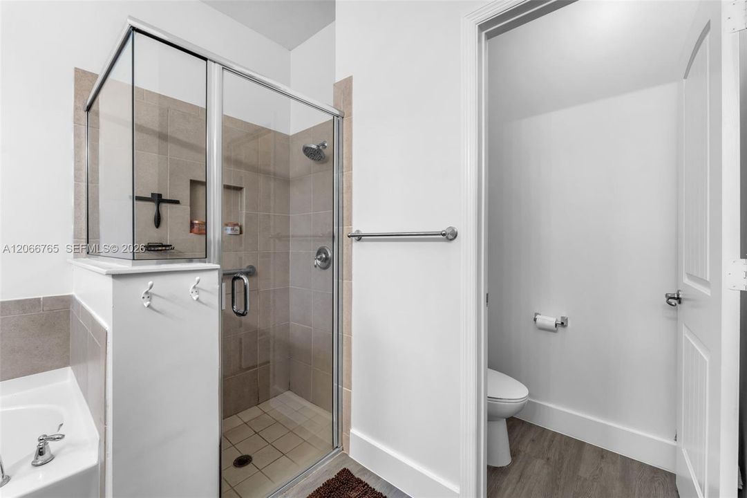 For Sale: $535,000 (3 beds, 2 baths, 1684 Square Feet)