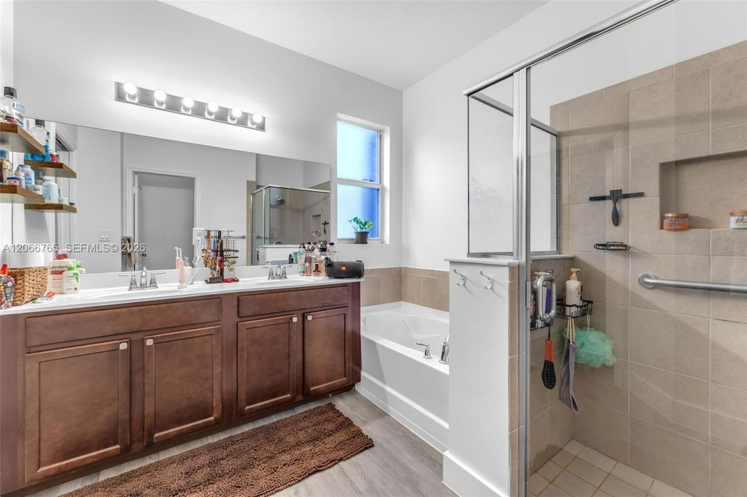 For Sale: $535,000 (3 beds, 2 baths, 1684 Square Feet)