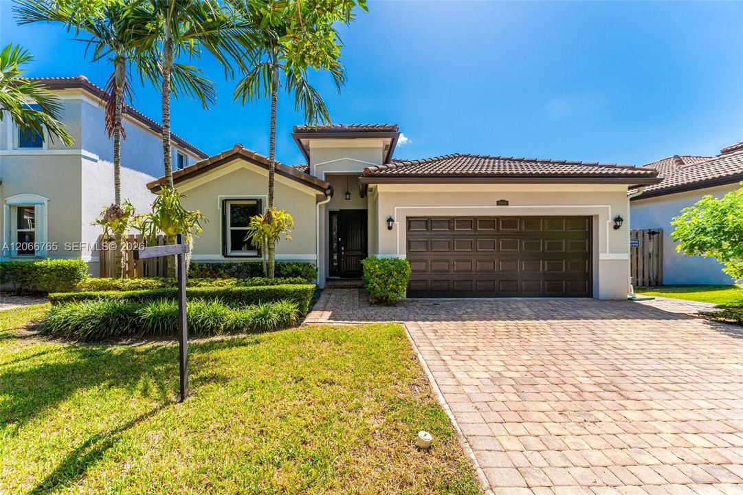For Sale: $535,000 (3 beds, 2 baths, 1684 Square Feet)