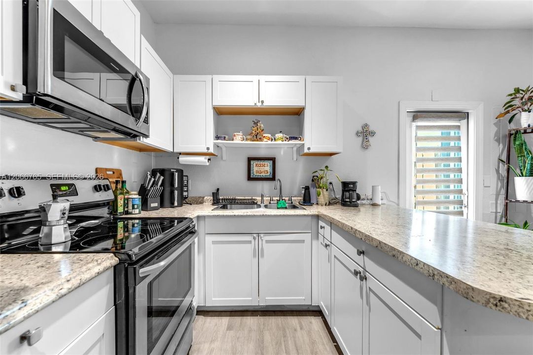 For Sale: $535,000 (3 beds, 2 baths, 1684 Square Feet)