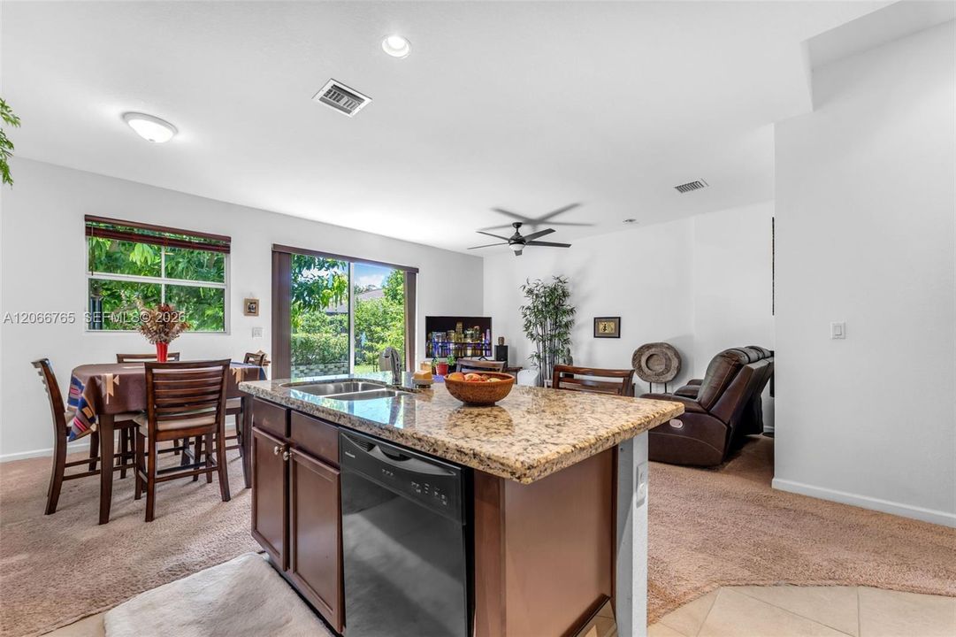 For Sale: $535,000 (3 beds, 2 baths, 1684 Square Feet)