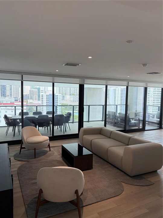 For Rent: $22,000 (3 beds, 3 baths, 3000 Square Feet)
