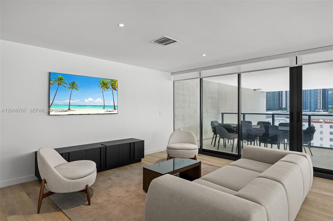 For Rent: $22,000 (3 beds, 3 baths, 3000 Square Feet)