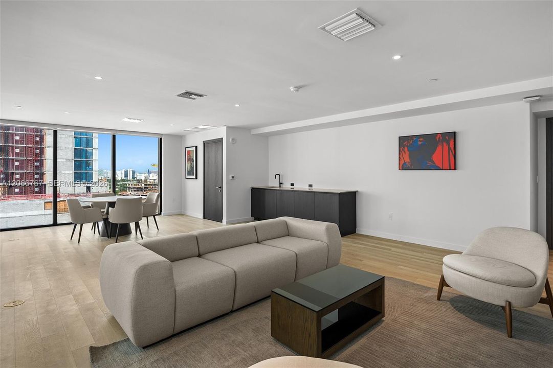 For Rent: $22,000 (3 beds, 3 baths, 3000 Square Feet)