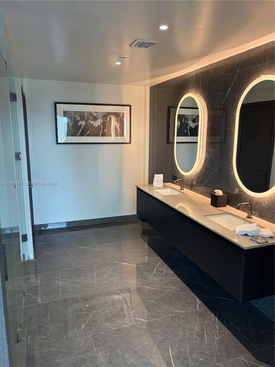For Rent: $22,000 (3 beds, 3 baths, 3000 Square Feet)