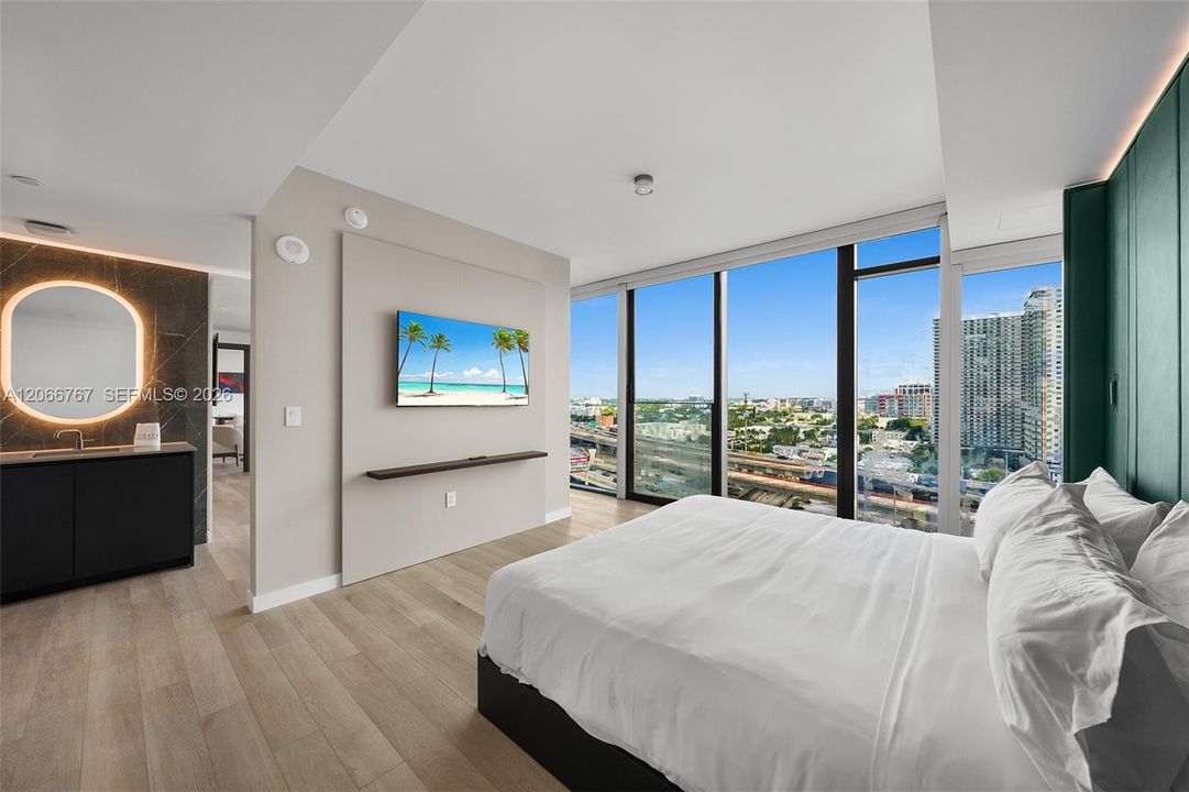 For Rent: $22,000 (3 beds, 3 baths, 3000 Square Feet)