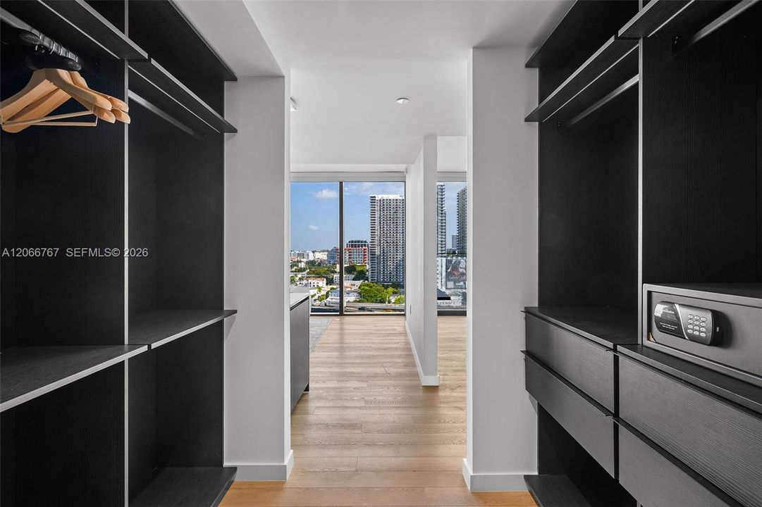 For Rent: $22,000 (3 beds, 3 baths, 3000 Square Feet)