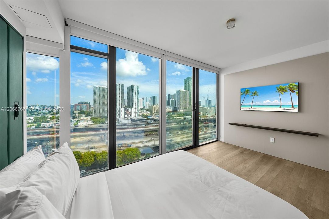 For Rent: $22,000 (3 beds, 3 baths, 3000 Square Feet)