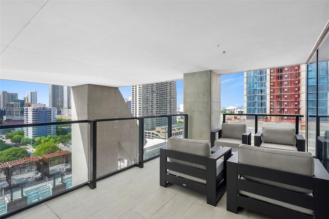 For Rent: $22,000 (3 beds, 3 baths, 3000 Square Feet)