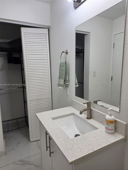For Rent: $1,200 (0 beds, 1 baths, 500 Square Feet)