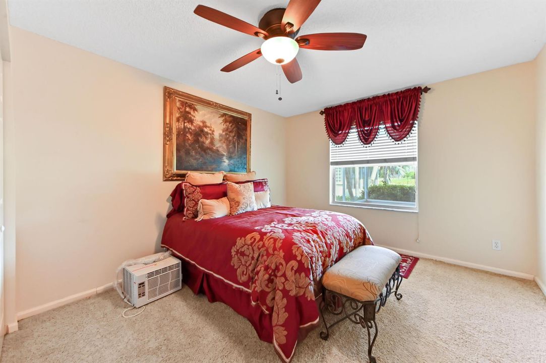 39 bedroom 01