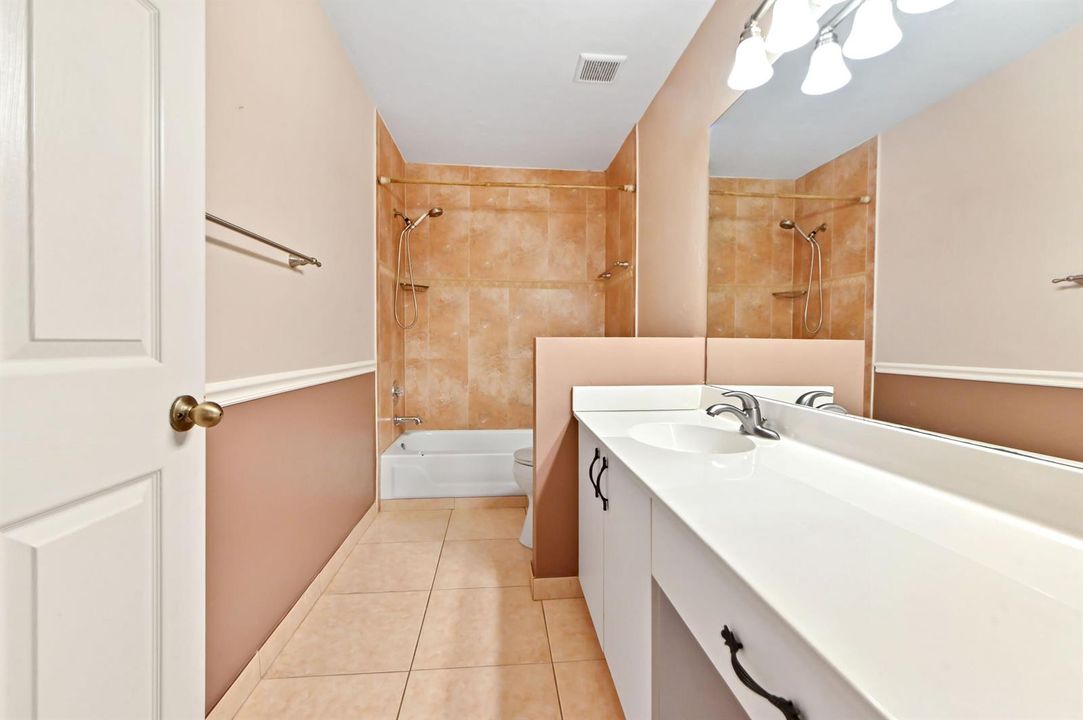 13 bathroom 01