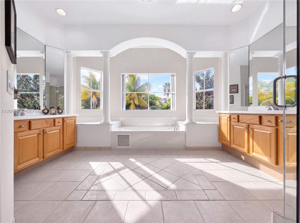 Active With Contract: $2,145,000 (5 beds, 4 baths, 3541 Square Feet)