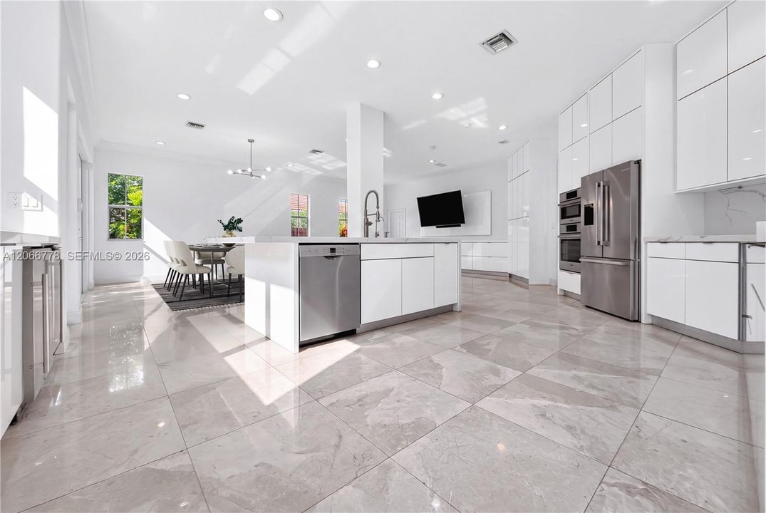Active With Contract: $2,145,000 (5 beds, 4 baths, 3541 Square Feet)