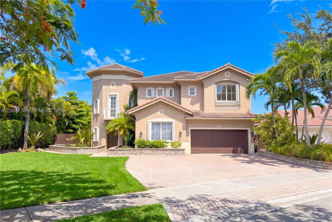 Active With Contract: $2,145,000 (5 beds, 4 baths, 3541 Square Feet)