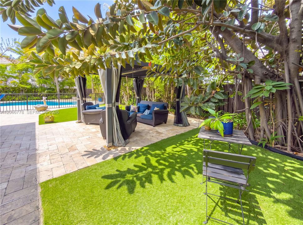 Active With Contract: $2,145,000 (5 beds, 4 baths, 3541 Square Feet)