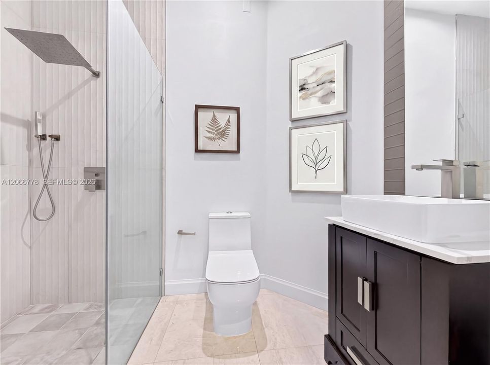 Active With Contract: $2,145,000 (5 beds, 4 baths, 3541 Square Feet)