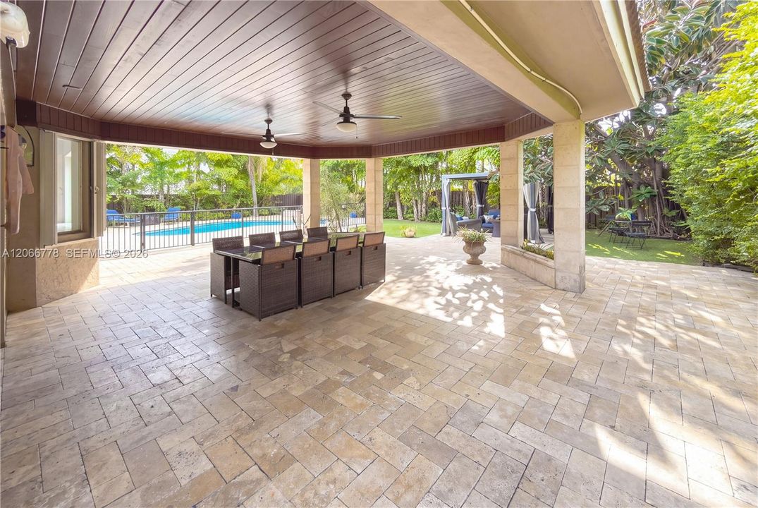 Active With Contract: $2,145,000 (5 beds, 4 baths, 3541 Square Feet)