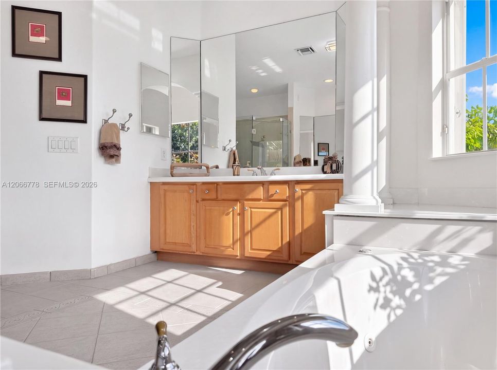 Active With Contract: $2,145,000 (5 beds, 4 baths, 3541 Square Feet)