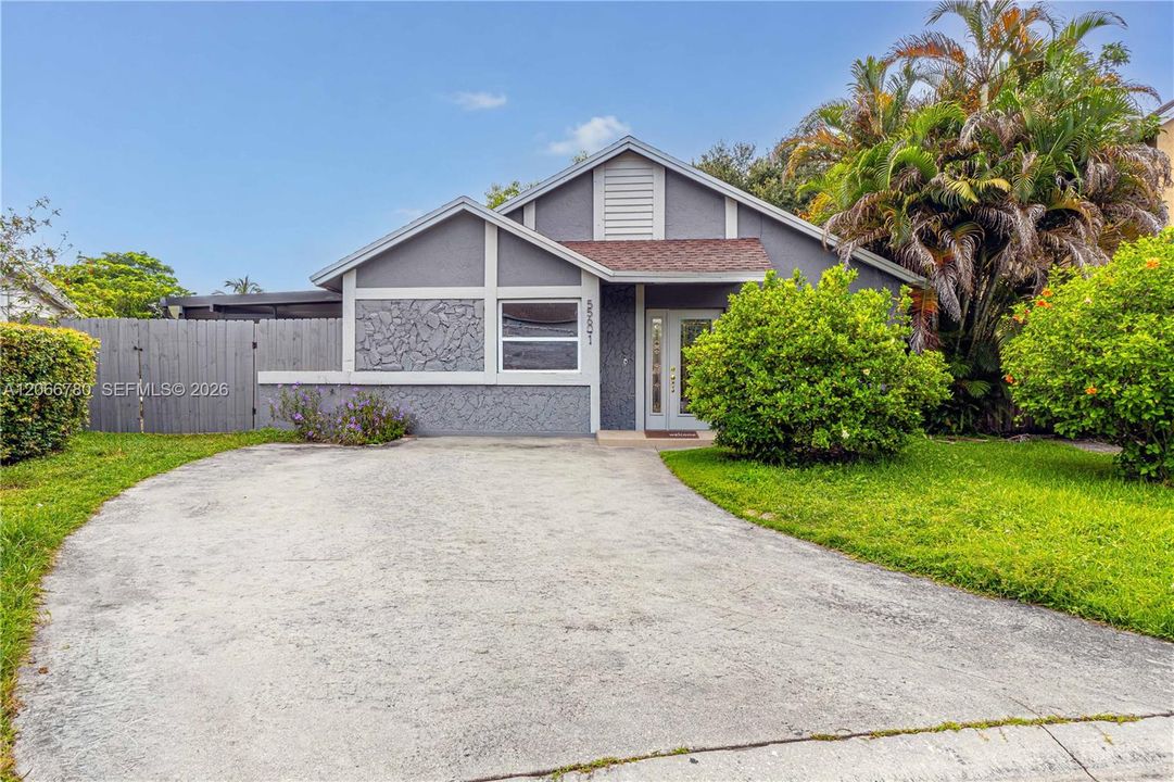 For Sale: $699,000 (4 beds, 2 baths, 1567 Square Feet)