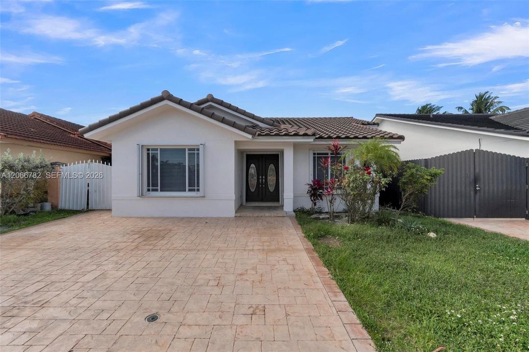 For Rent: $3,650 (3 beds, 2 baths, 1598 Square Feet)