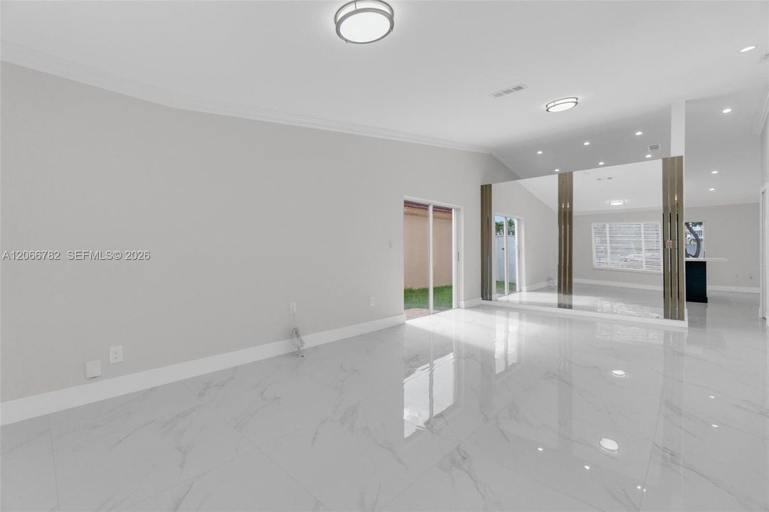 For Rent: $3,650 (3 beds, 2 baths, 1598 Square Feet)