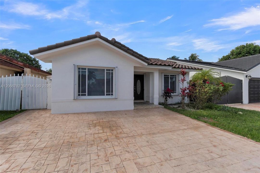 For Rent: $3,650 (3 beds, 2 baths, 1598 Square Feet)