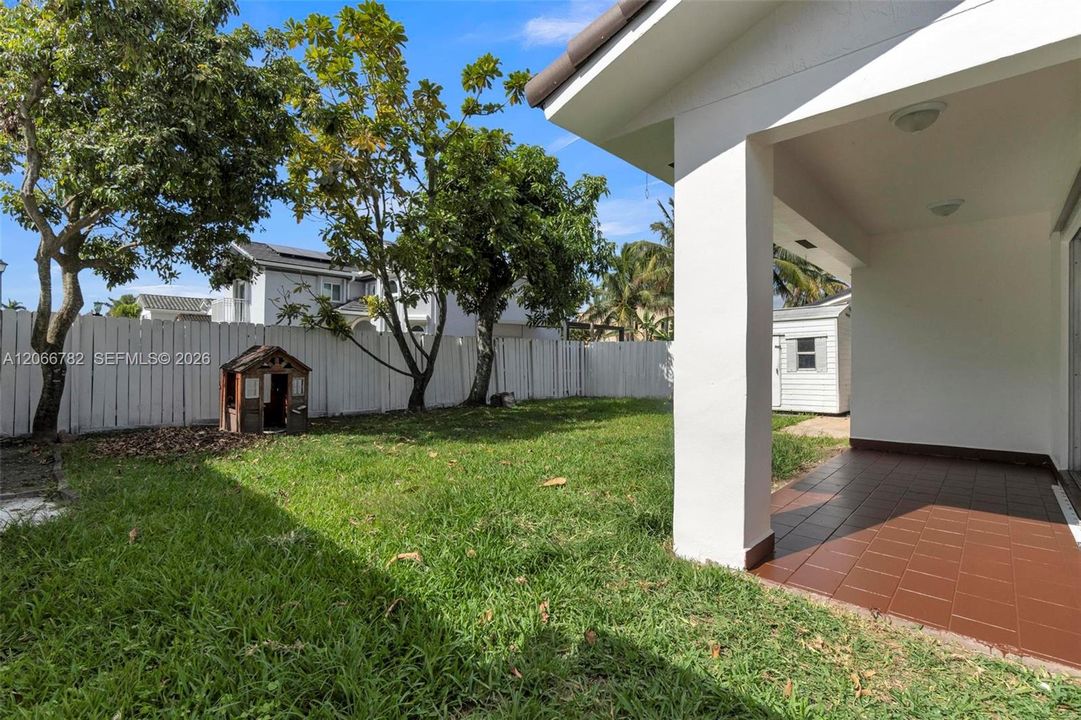 For Rent: $3,650 (3 beds, 2 baths, 1598 Square Feet)