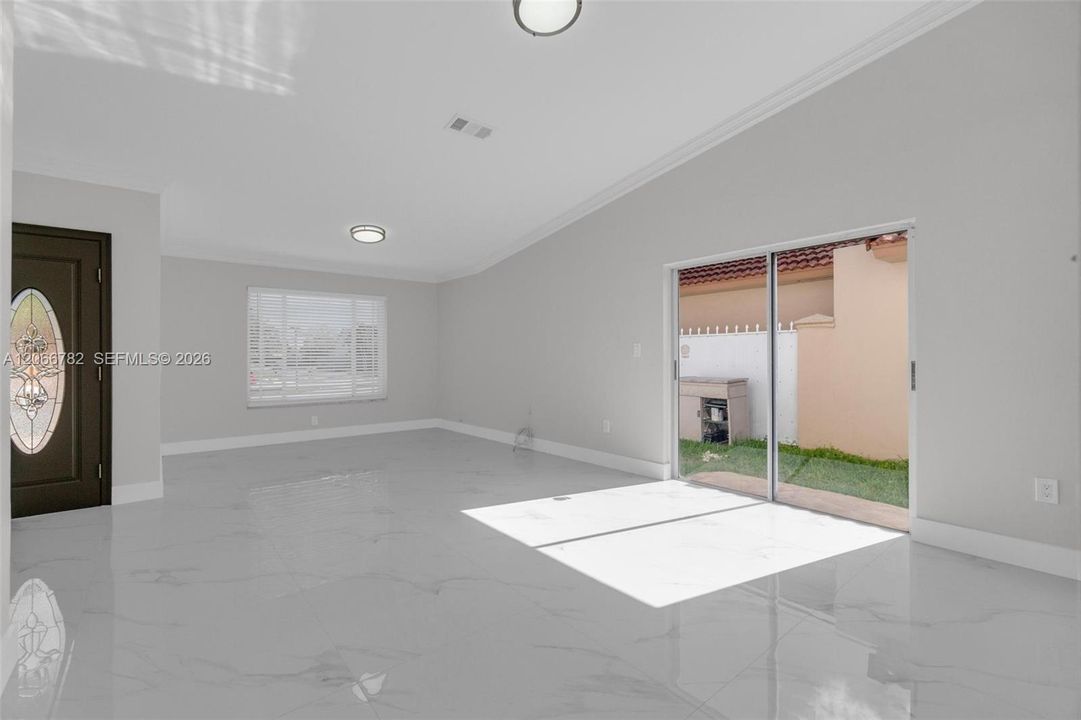 For Rent: $3,650 (3 beds, 2 baths, 1598 Square Feet)