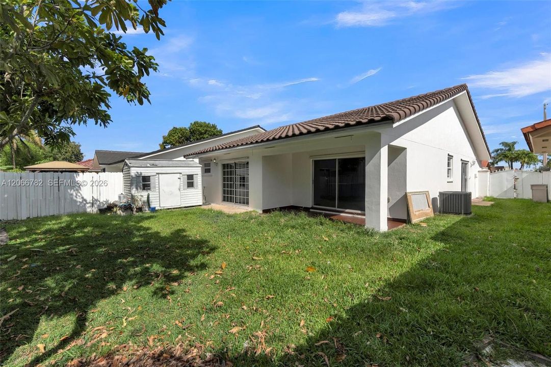 For Rent: $3,650 (3 beds, 2 baths, 1598 Square Feet)