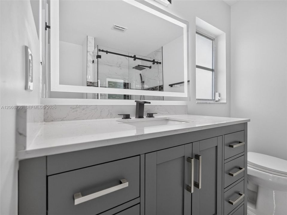 For Sale: $360,000 (2 beds, 2 baths, 1022 Square Feet)