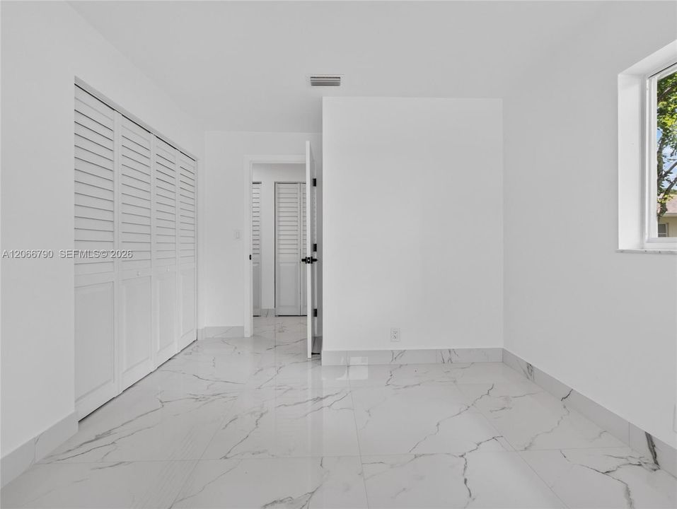 For Sale: $360,000 (2 beds, 2 baths, 1022 Square Feet)